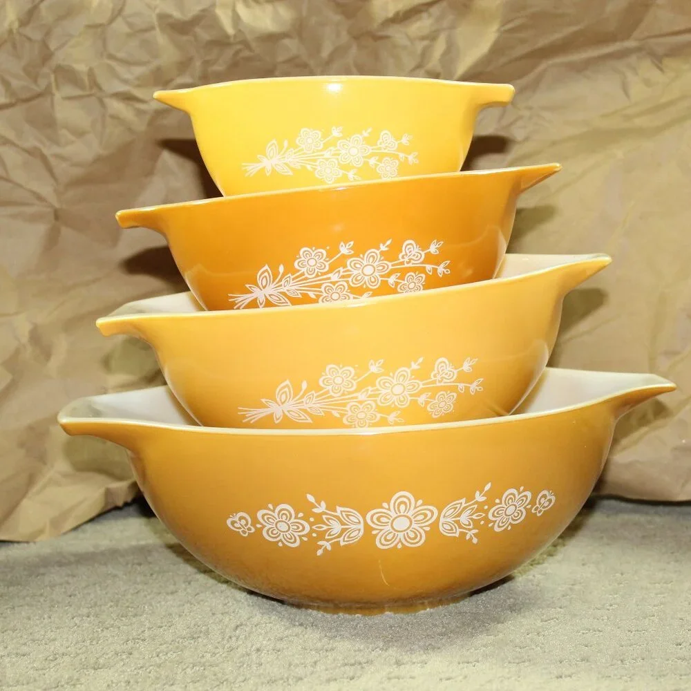 VTG Pyrex Butterfly Gold Cinderella Nesting Mixing Bowls Complete Set of 4 – USA